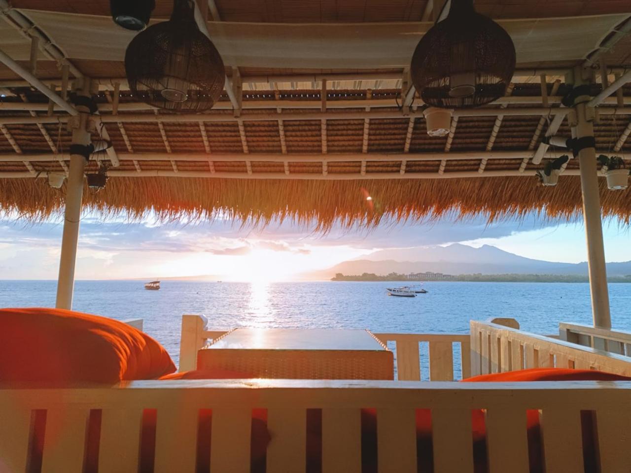 Unzipp Bungalows Gili Air Exterior photo